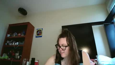 fuzzypeaches87 online show from 04.18.26