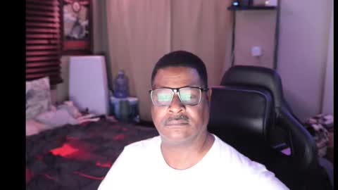 Snapshot of fyrecontrol chatting on 01.08.25 seldom seen online show from 01.08.25