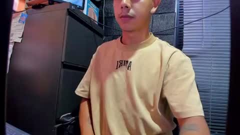 Snapshot of g_lincoln chatting on 06.14.26 g_lincoln online show from 06.14.26