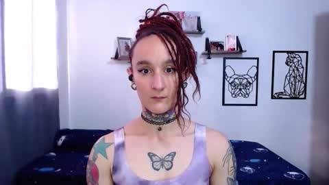 Snapshot of gabby_moon09 chatting on 10.15.25 gabby_moon09 online show from 10.15.25