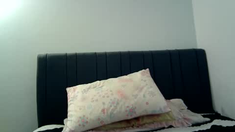 Snapshot of gabby_stone32 chatting on 09.29.25 gabby online show from 09.29.25