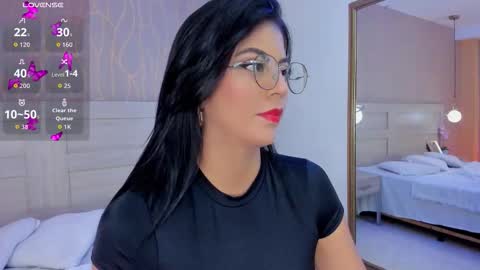 Snapshot of gabbyyowen_ chatting on 12.15.25 Gabby online show from 12.15.25