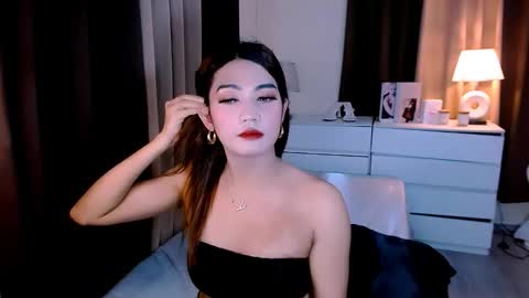 Snapshot of gabriela_deluxe chatting on 10.17.25 gabriela_deluxe online show from 10.17.25