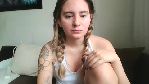 Snapshot of gabriela_miller_2 chatting on 06.04.26 Gabriela Miller online show from 06.04.26