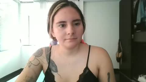Snapshot of gabriela_miller_2 chatting on 06.12.26 Gabriela Miller online show from 06.12.26