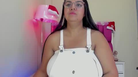 Snapshot of gabrielaa_01 chatting on 01.04.25 Gaby Im on vacation see you on November 25 online show from 01.04.25