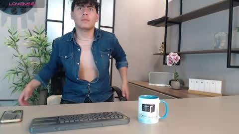 Snapshot of gabriell_ramirez_ chatting on 03.01.25 gabriell_ramirez_ online show from 03.01.25