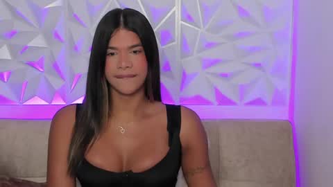 Snapshot of gaby_black_ chatting on 10.20.25 Gabriela online show from 10.20.25