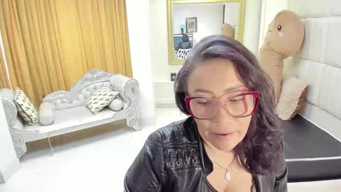 Snapshot of gaby_trent chatting on 05.13.26 gabriela online show from 05.13.26