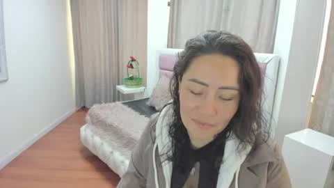 Snapshot of gaby_trent chatting on 07.18.26 gabriela online show from 07.18.26