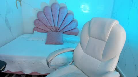 Gaby Owens  online show from 04.15.26