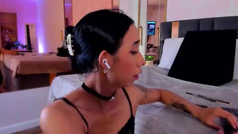 Gaby online show from 11.21.25