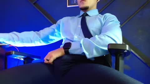 Snapshot of gael_williams3 chatting on 03.12.25 gael_williams3 online show from 03.12.25