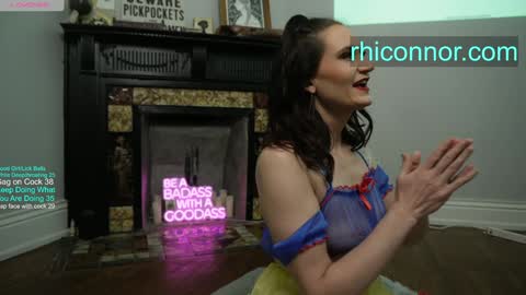 Snapshot of gagngush chatting on 12.30.24 Rhi Connor online show from 12.30.24