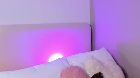 Gaia Baker  online show from 04.16.26