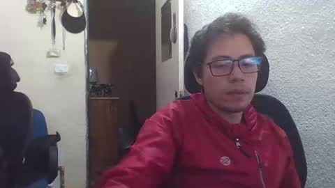 Snapshot of galen_0 chatting on 01.16.25 galen_0 online show from 01.16.25