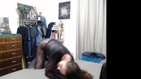 Snapshot of gangbangxxxgirl chatting on 02.08.25 HOT  online show from 02.08.25