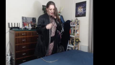 Snapshot of gangbangxxxgirl chatting on 10.25.25 HOT  online show from 10.25.25