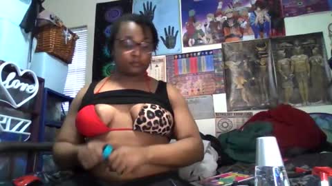 Snapshot of gardeniaspear chatting on 10.19.25 Gardenia online show from 10.19.25