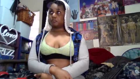 Snapshot of gardeniaspear chatting on 10.20.25 Gardenia online show from 10.20.25