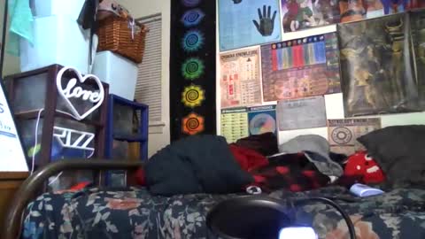 Snapshot of gardeniaspear chatting on 10.25.25 Gardenia online show from 10.25.25