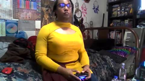 Snapshot of gardeniaspear chatting on 11.09.25 Gardenia online show from 11.09.25