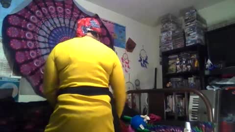 Snapshot of gardeniaspear chatting on 11.25.25 Gardenia online show from 11.25.25