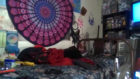 Snapshot of gardeniaspear chatting on 12.16.25 Gardenia online show from 12.16.25