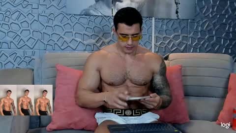 Snapshot of garret_alvin_ chatting on 01.08.25 Garret online show from 01.08.25