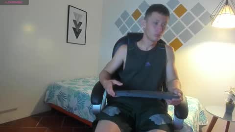 garuo_18 online show from 10.30.25