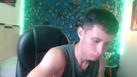 garuo_18 online show from 11.21.25