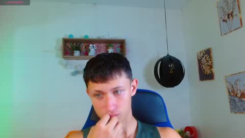 garuo_18 online show from 12.14.25