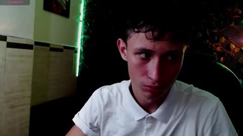 garuo_18 online show from 12.17.25