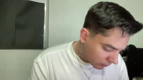 garypinepineapple online show from 06.03.26
