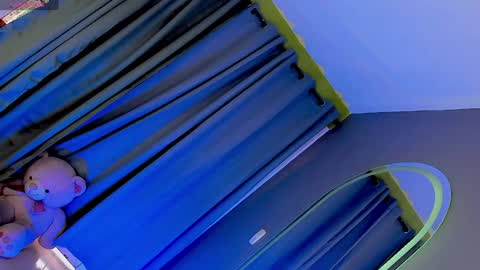 Vnecis Marn online show from 02.04.25