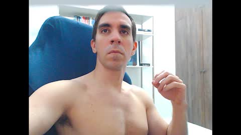 Snapshot of gatosarado23 chatting on 12.15.25 gatosarado23 online show from 12.15.25