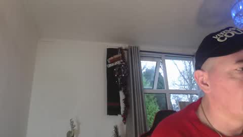 Snapshot of gavinkush chatting on 12.15.25 gavinkush online show from 12.15.25