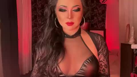 Snapshot of gaylecious chatting on 02.02.25 gayle online show from 02.02.25