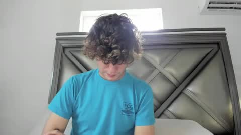 Snapshot of gayndepressed chatting on 10.03.25 Trace online show from 10.03.25