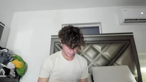 Snapshot of gayndepressed chatting on 10.07.25 Trace online show from 10.07.25