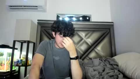 Snapshot of gayndepressed chatting on 06.10.26 Trace online show from 06.10.26