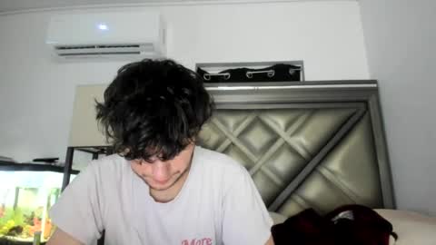 Snapshot of gayndepressed chatting on 07.04.26 Trace online show from 07.04.26