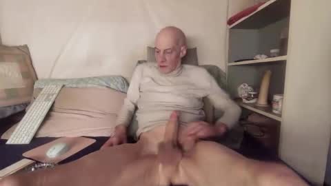 gayrobbin online show from 04.17.26