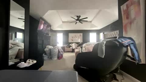 Snapshot of gaytomp402 chatting on 02.24.26 GayTomP402 online show from 02.24.26