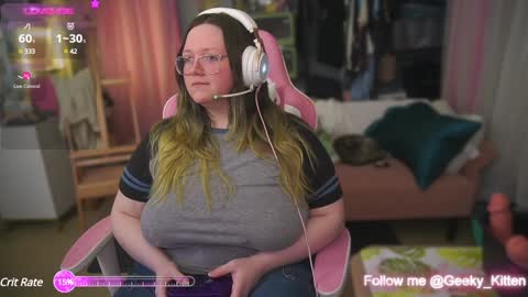 Snapshot of geeky_kitten chatting on 01.14.25 Geeky Kitten Leina -  online show from 01.14.25
