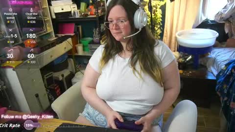 Snapshot of geeky_kitten chatting on 09.13.25 Geeky Kitten Leina -  online show from 09.13.25