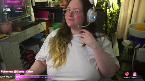 Snapshot of geeky_kitten chatting on 09.28.25 Geeky Kitten Leina -  online show from 09.28.25