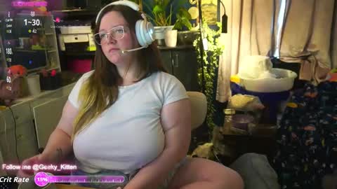 Snapshot of geeky_kitten chatting on 10.10.25 Geeky Kitten Leina -  online show from 10.10.25