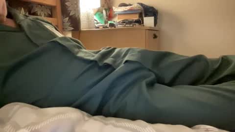 Snapshot of geezerblokeii chatting on 12.17.25 geezerblokeii online show from 12.17.25