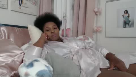 Snapshot of geishapaige chatting on 10.28.25 The Empress online show from 10.28.25